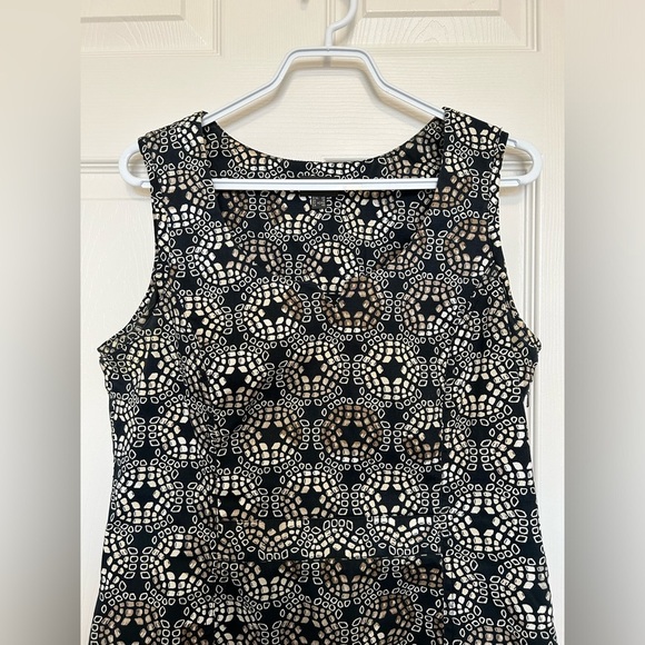 4/$20 Mexx sleeveless mini sweetheart neckline black shift dress- size 10 US - Picture 3 of 6